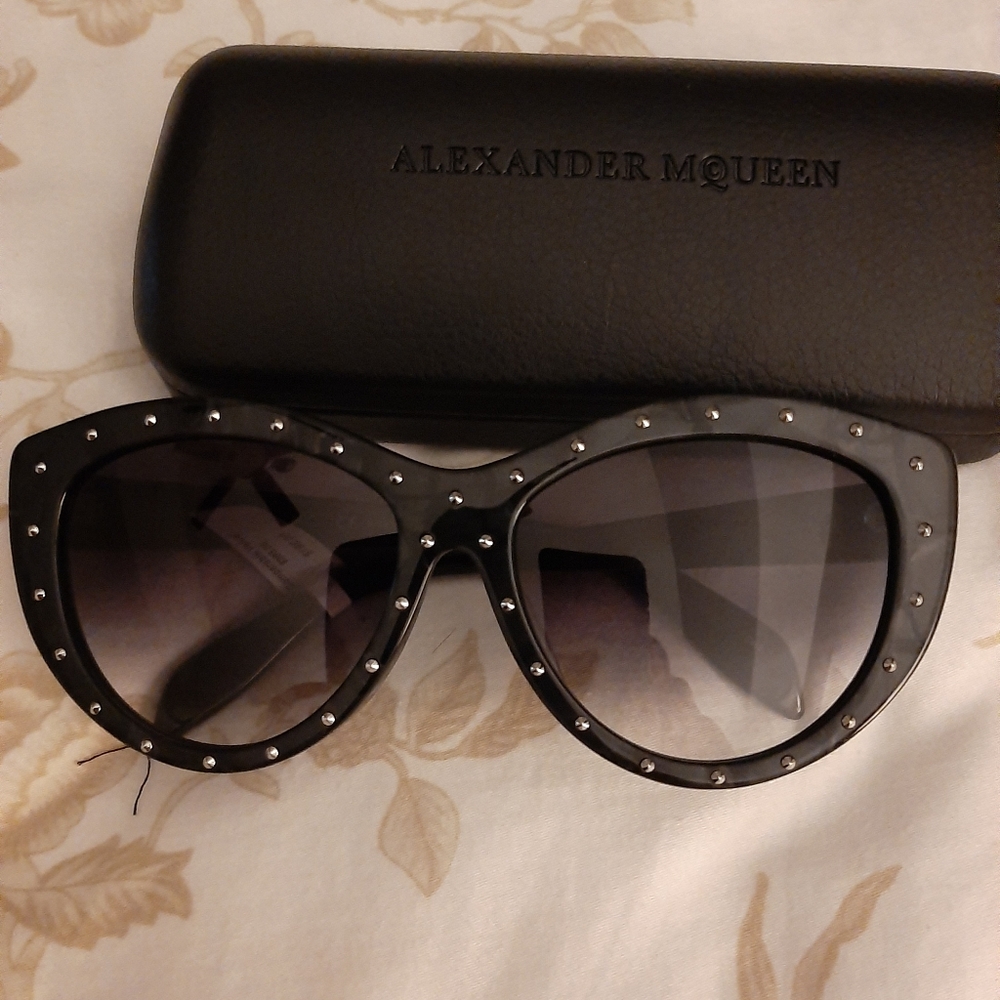 Alexander McQueen  sunglasses, nwt